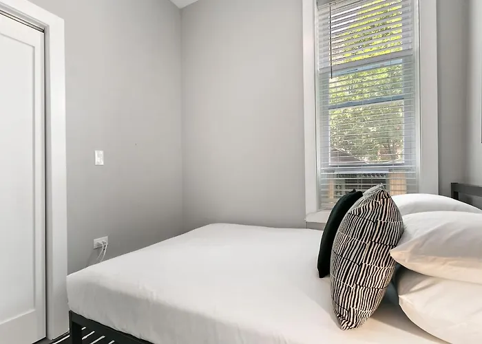 2br Comfy And Stylish In West Town - Erie 1r * Chicago