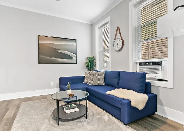 2br Comfy And Stylish In West Town - Erie 1r Chicago