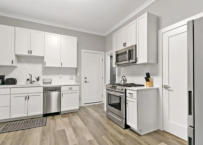Apartment 2br Comfy And Stylish In West Town - Erie 1r Chicago