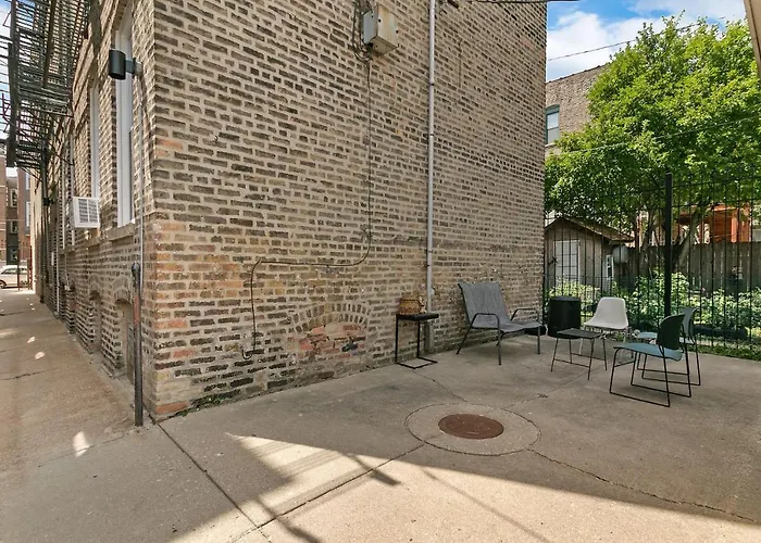 Apartment 2br Comfy And Stylish In West Town - Erie 1r *